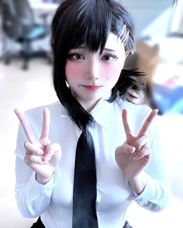purinn_cos instagram image archive image
