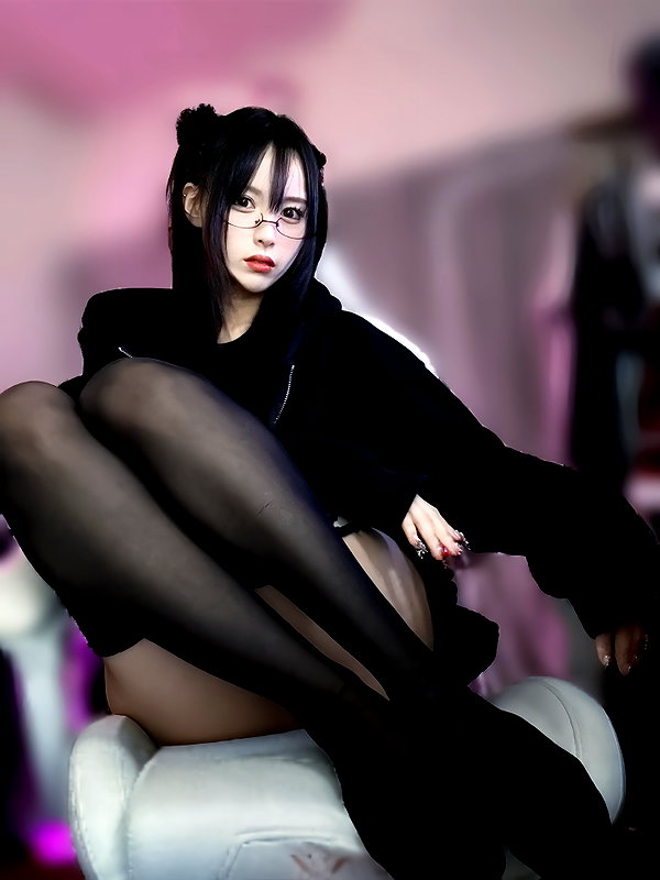 yamikumo_leisa instagram image archive image