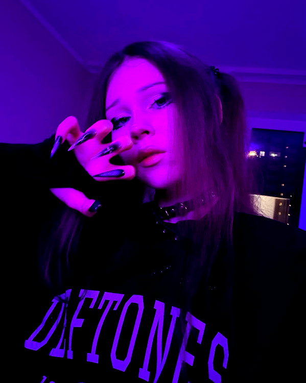 tiny.eviluv instagram image archive image