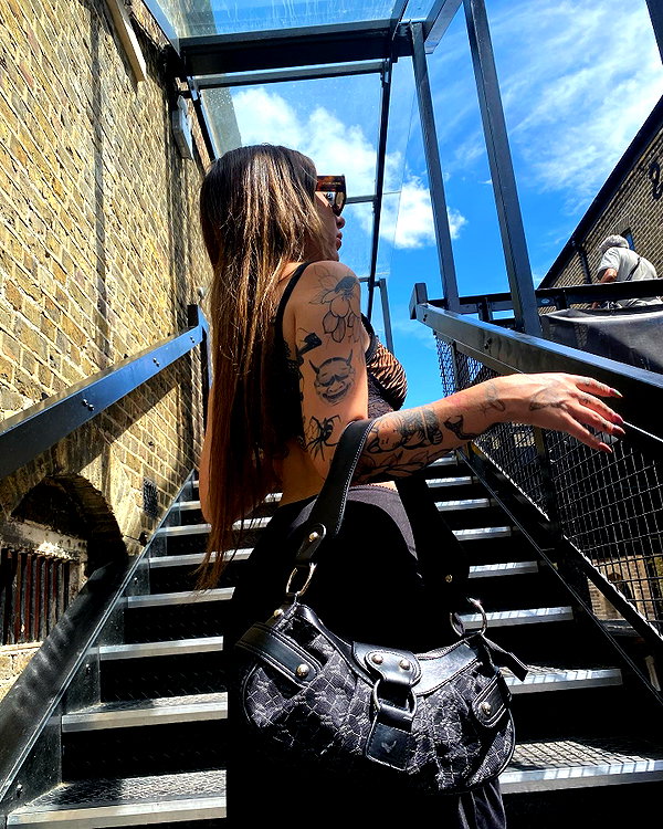 karin_orhov instagram image archive image