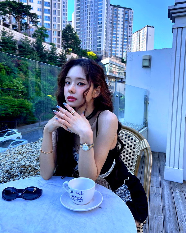 dear.zia instagram image archive image