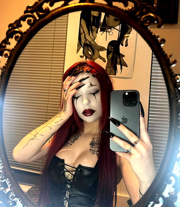 Archived image from @antijuls on Instagram