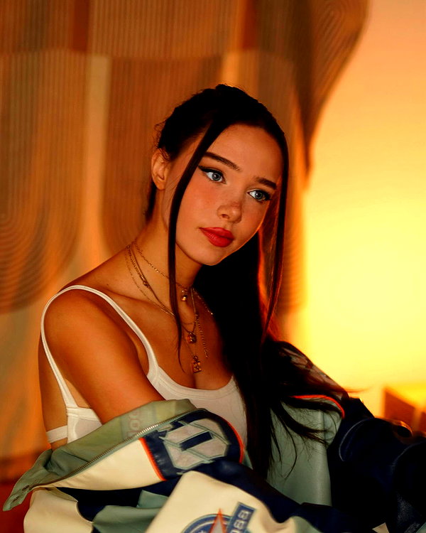 lydiavioletofficial instagram image archive image