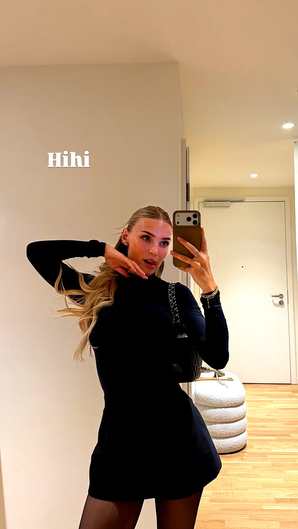 alexis.blond instagram image archive image