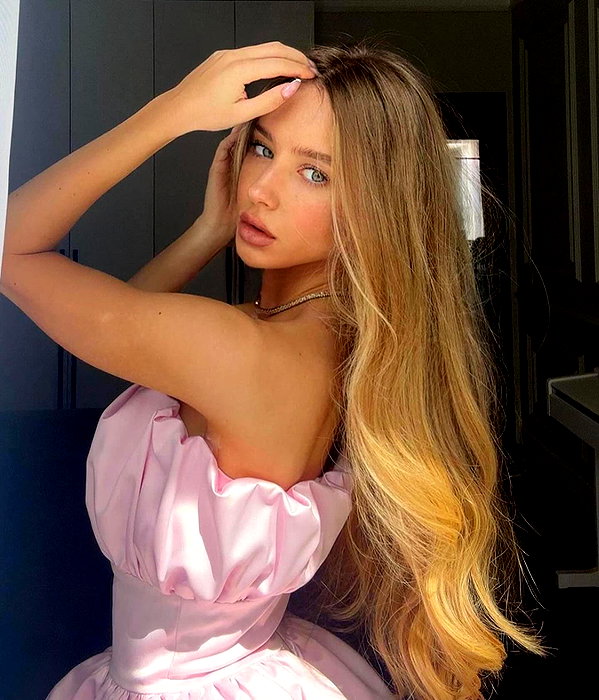 baddiesessence instagram image archive image
