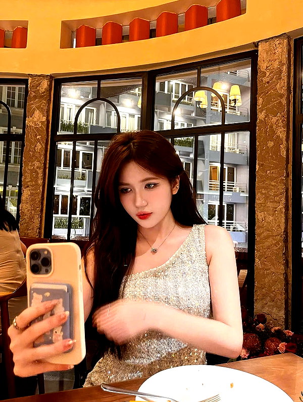 lyhythuedoxinh instagram image archive image