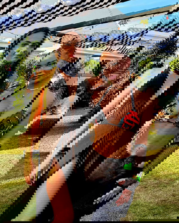 itshayleydavies itshayleydavies archive image