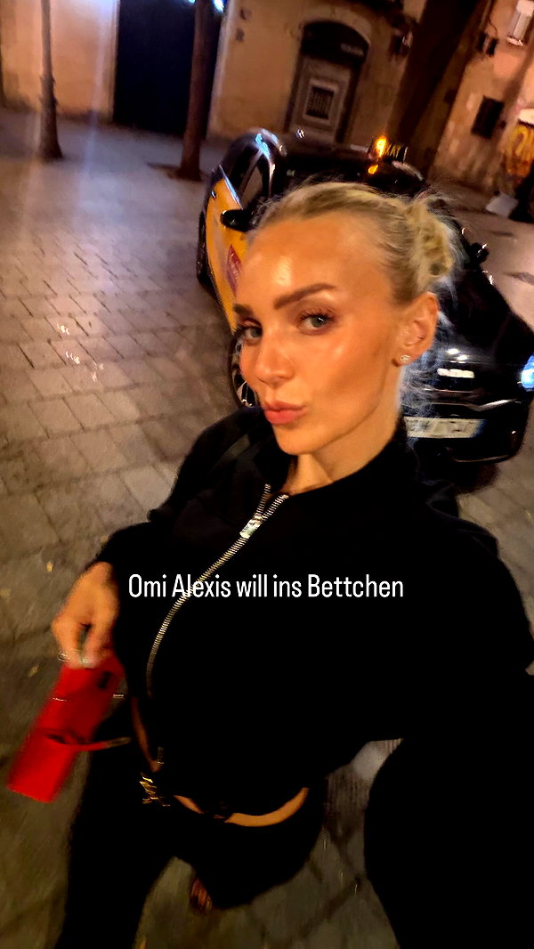 alexis.blond instagram image archive image