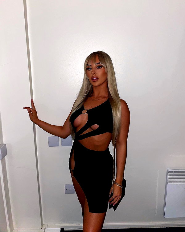 rhiannonbluee instagram image archive image