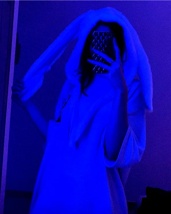 chica.niebla instagram image archive image