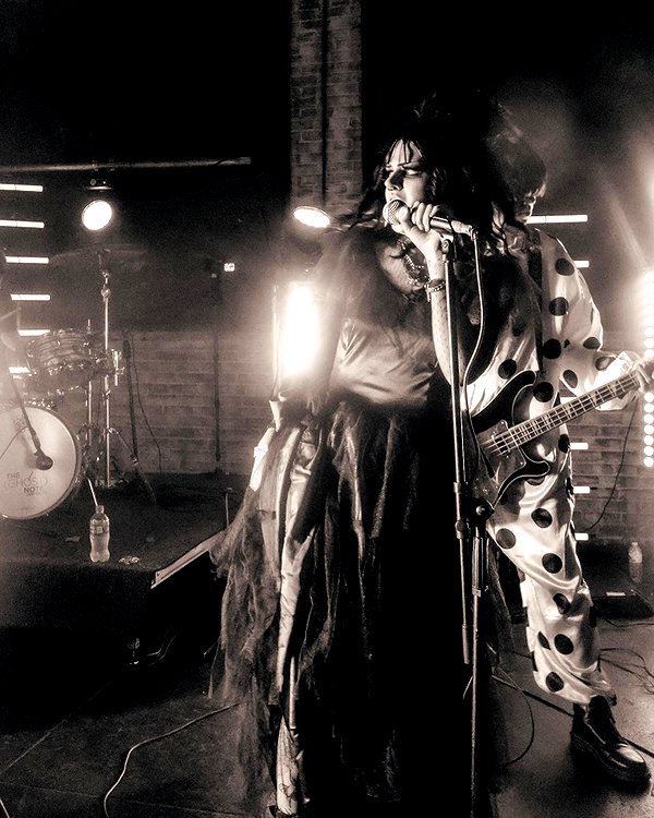 yeahimcaroline instagram image archive image