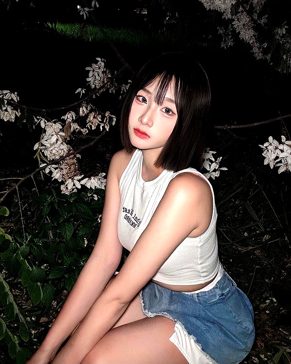 lai_931201 instagram image archive image
