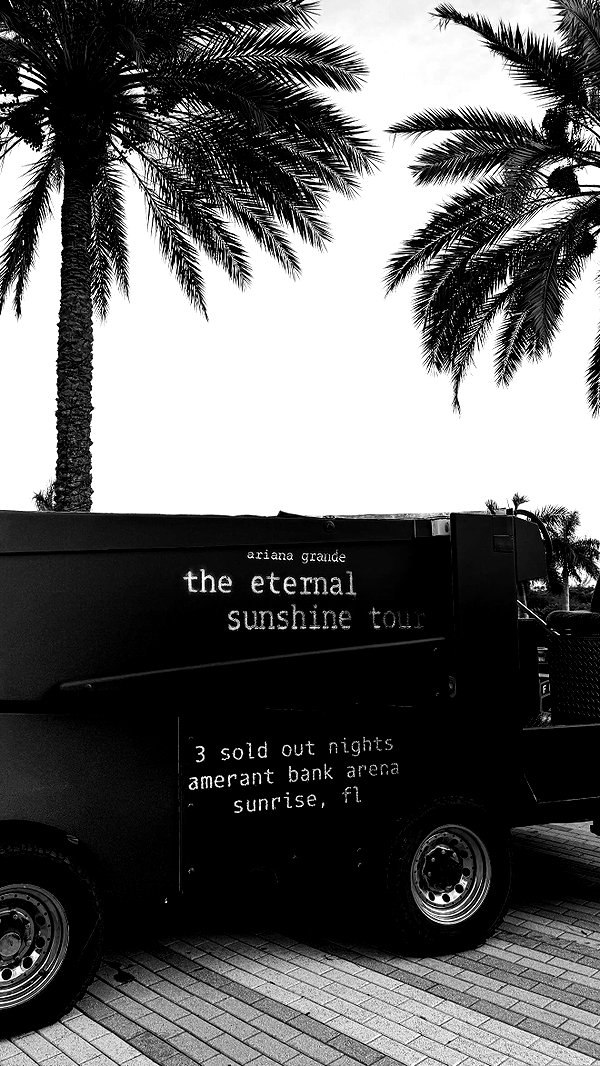 arianagrande instagram image archive image