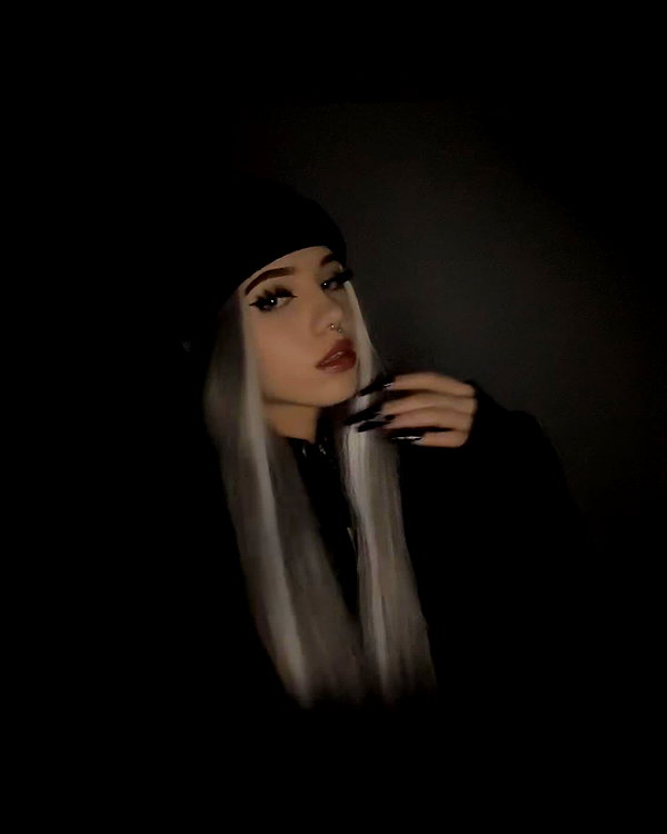 _roniira instagram image archive image