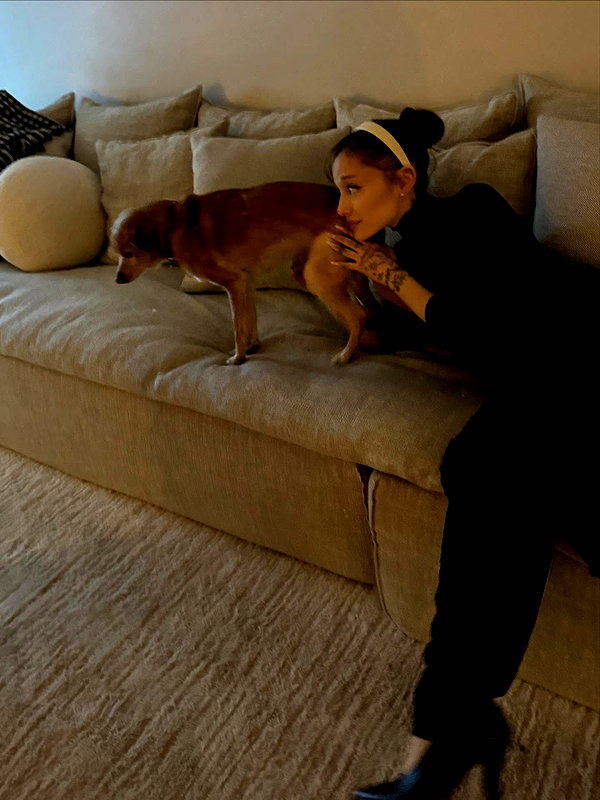 arianagrande instagram image archive image