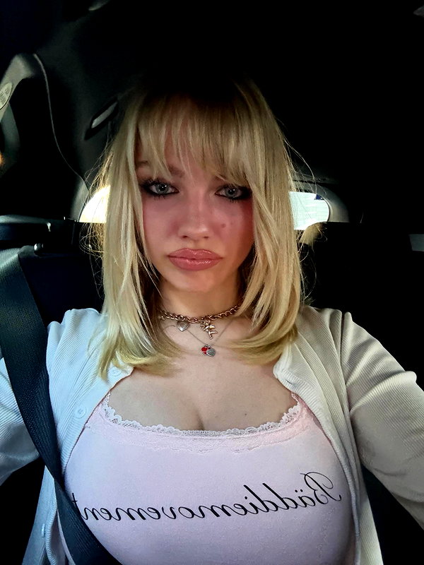 leni.bahr instagram image archive image