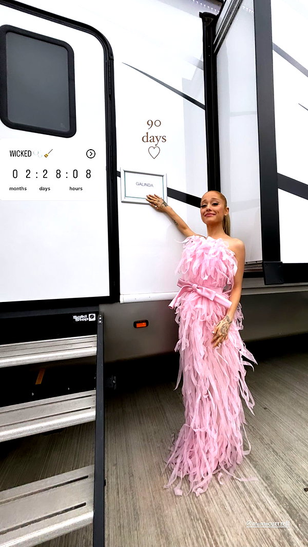 arianagrande instagram image archive image