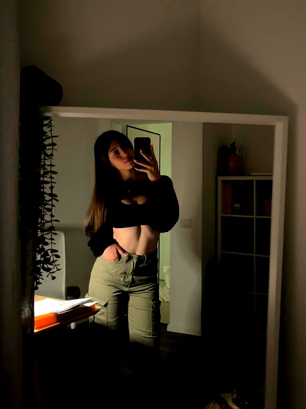 lia_ey99 instagram image archive image