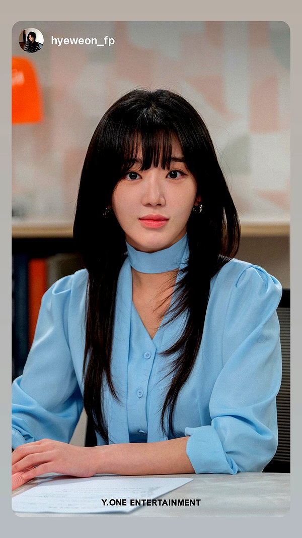 hyeweon__ instagram image archive image