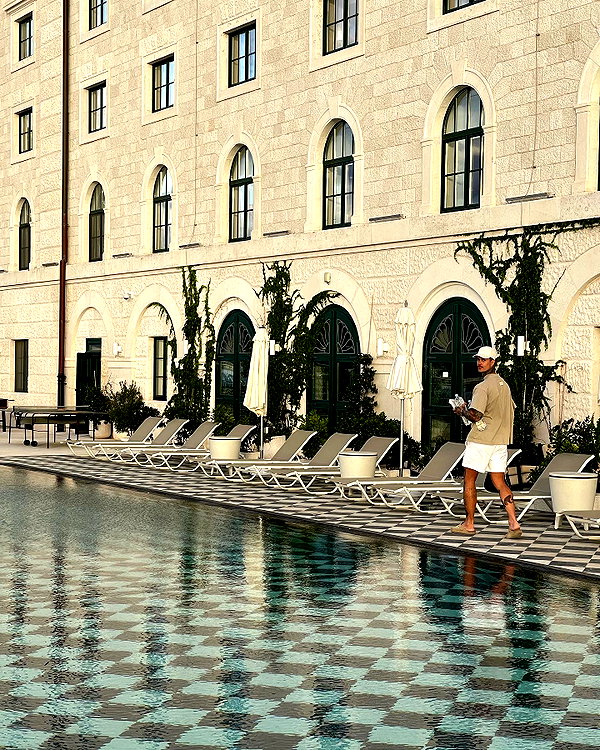 sullivang_ instagram image archive image
