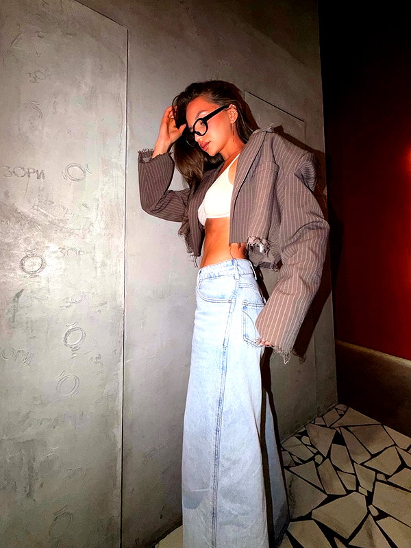 ariana_vomi instagram image archive image