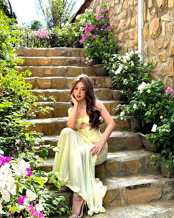 lyhythuedoxinh instagram image archive image