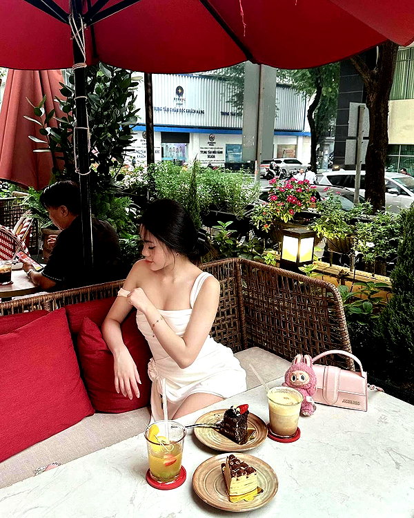 lyhythuedoxinh instagram image archive image
