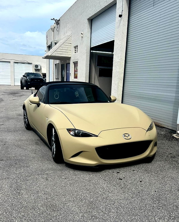 peachtoot.plz instagram image archive image