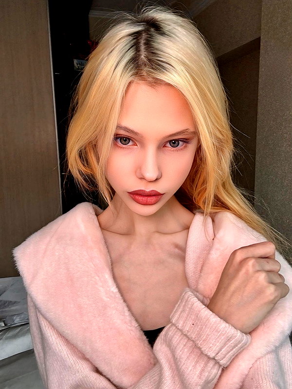 alisen.mari instagram image archive image