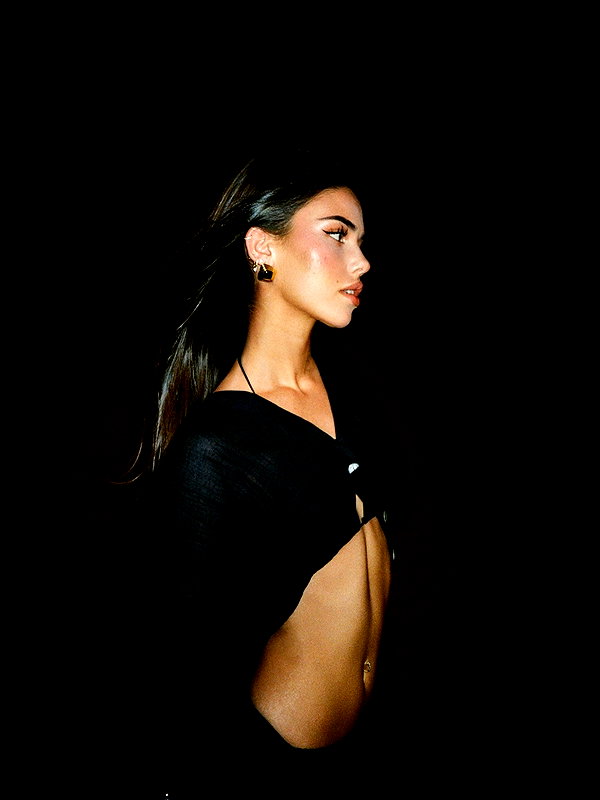 leahhalton instagram image archive image