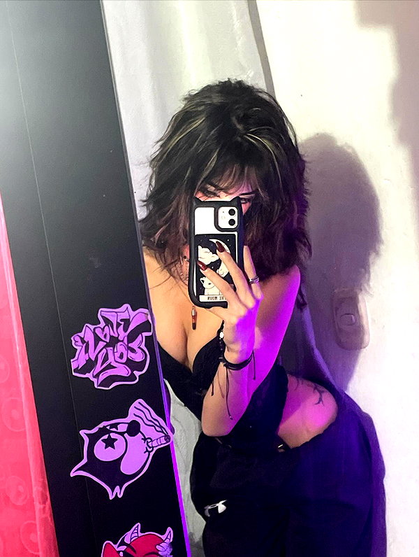 shevaal_x instagram image archive image
