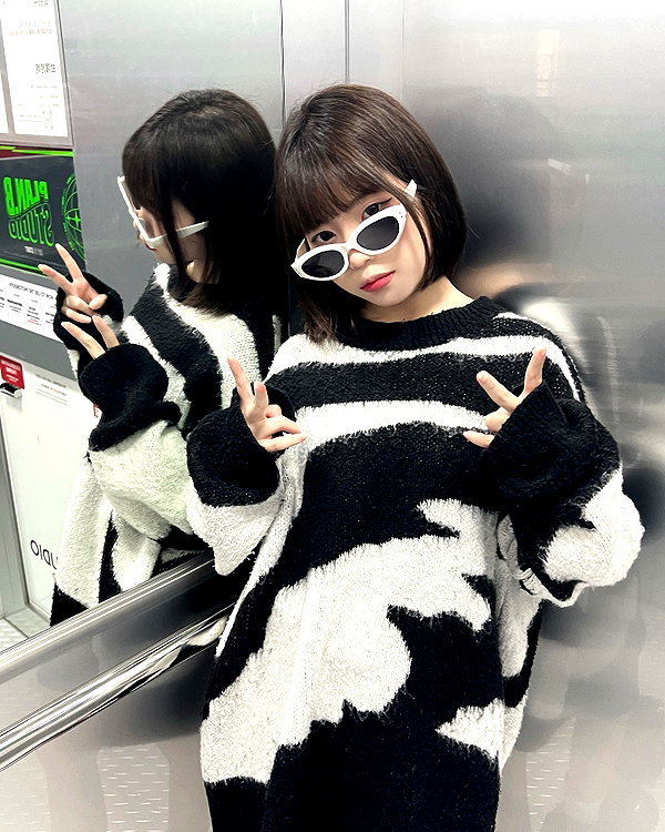 1zxhy__ instagram image archive image