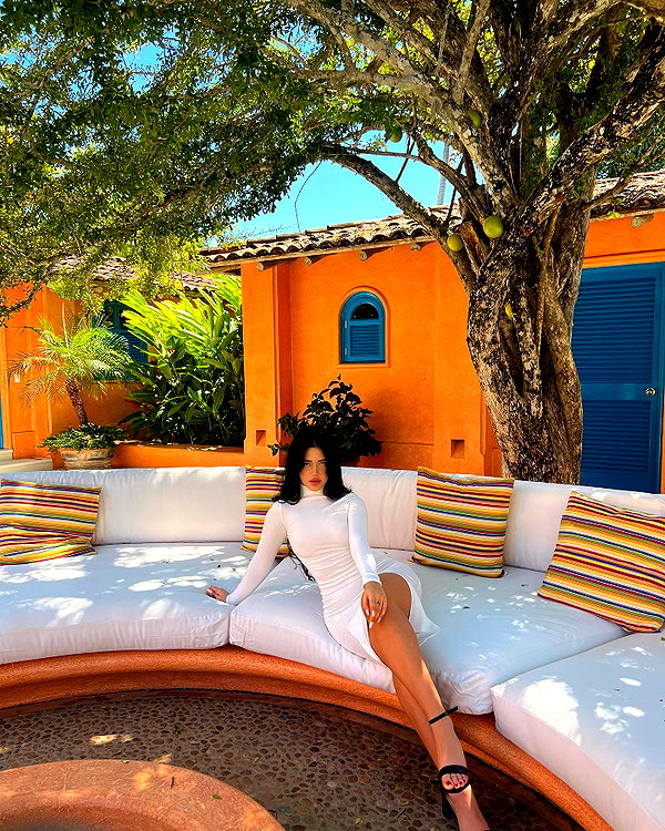vanessa.rhd instagram image archive image