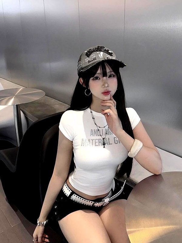 lyhythuedoxinh instagram image archive image