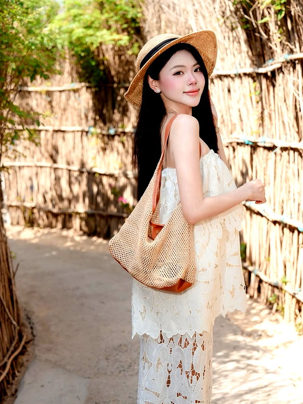 lyhythuedoxinh instagram image archive image