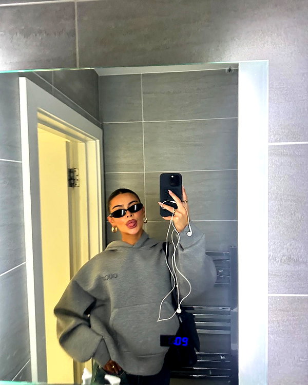 oliviaphillipps instagram image archive image