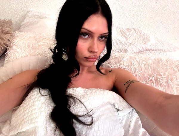 karolinaawasik instagram image archive image