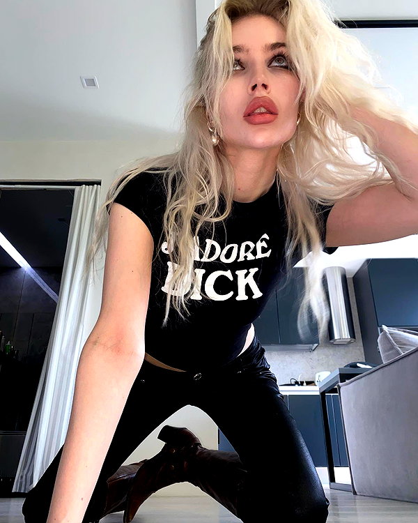 anya4everr instagram image archive image