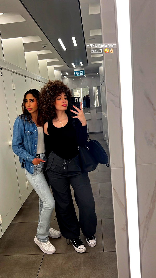 sonia.v._ instagram image archive image