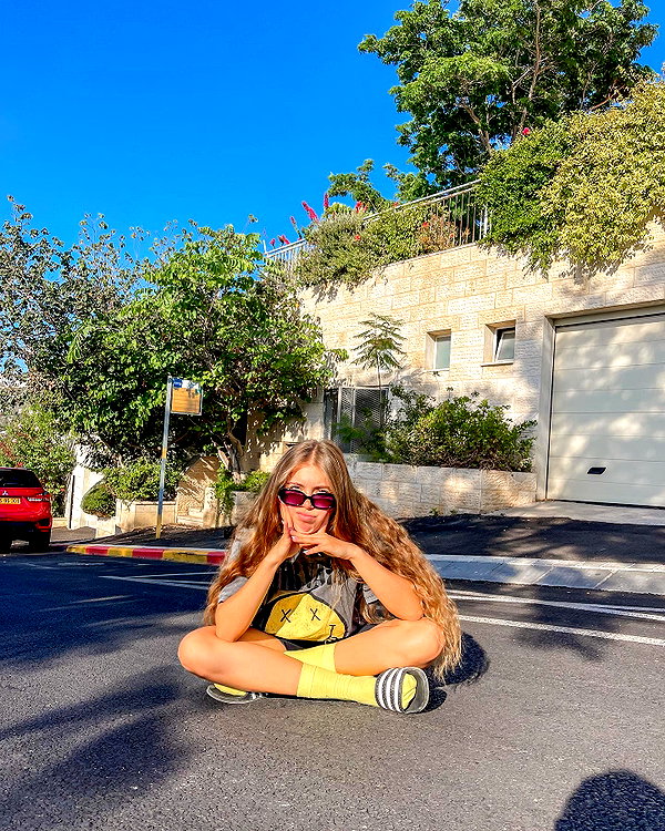 mishel_d_ instagram image archive image