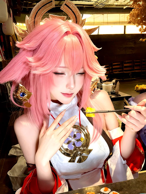 gallery_cosplayer instagram image archive image