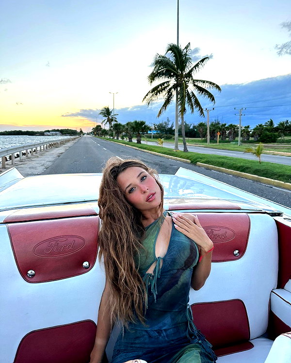 enikeeva_aliya instagram image archive image