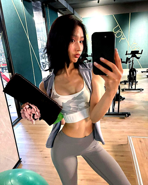 indra0102_ instagram image archive image
