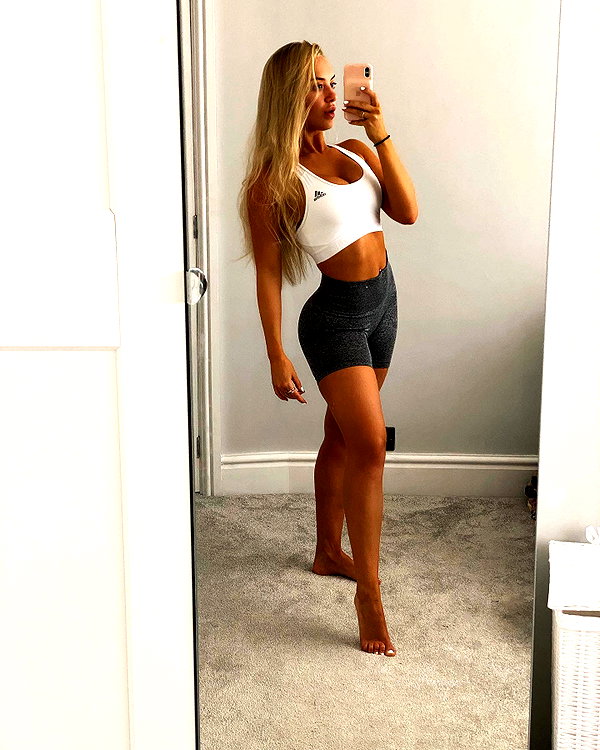 rhiannonbluee instagram image archive image