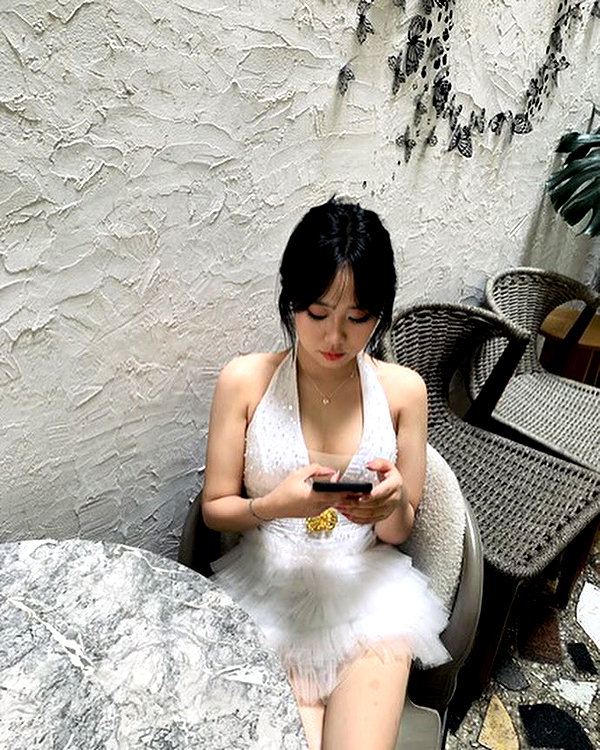 lyhythuedoxinh instagram image archive image