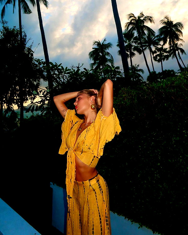 maya.keyy instagram image archive image