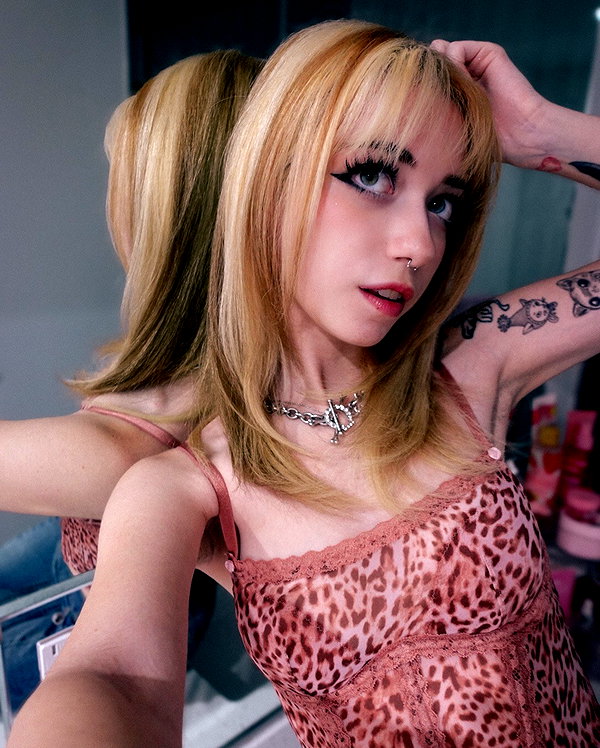 Archived image from @iluvmeww on Instagram