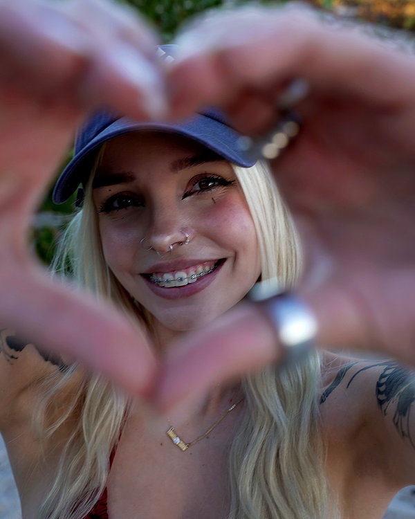 peachtoot.plz instagram image archive image