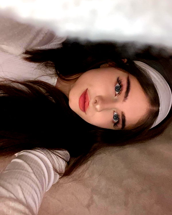 baddiesessence instagram image archive image