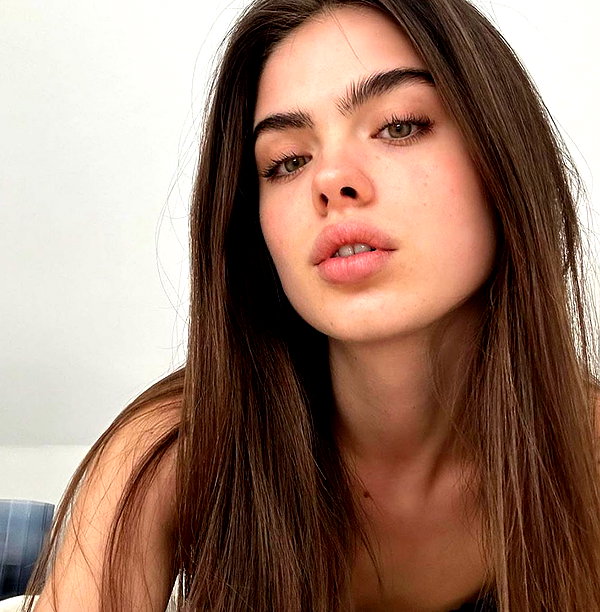 baddiesessence instagram image archive image